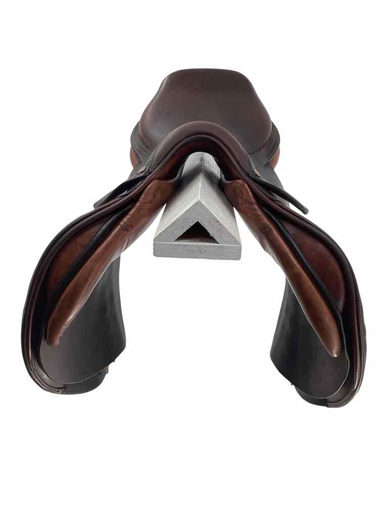17" PJ Delgrange used close contact saddle