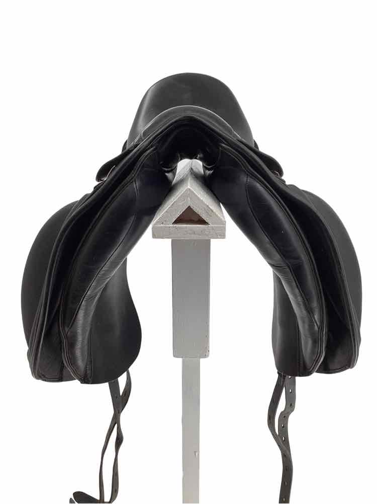 17.5" Kent Masters wool flock used dressage saddle B