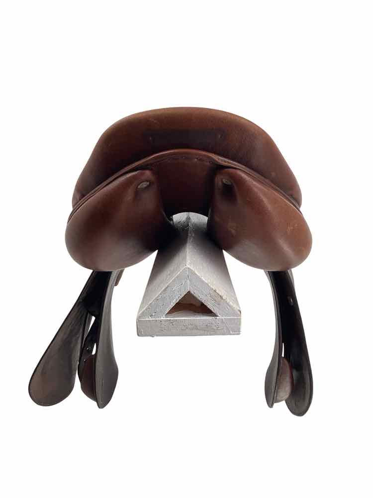 17" Antares used close contact saddle