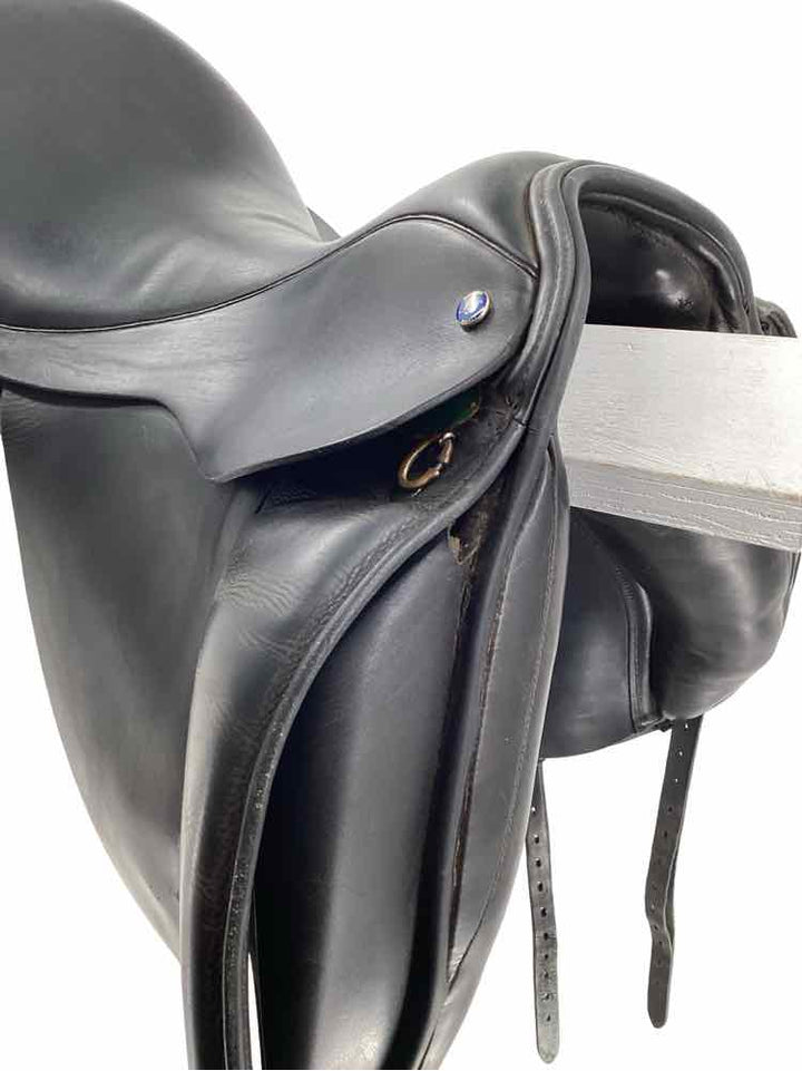 17.5" Hulsebos used dressage saddle B