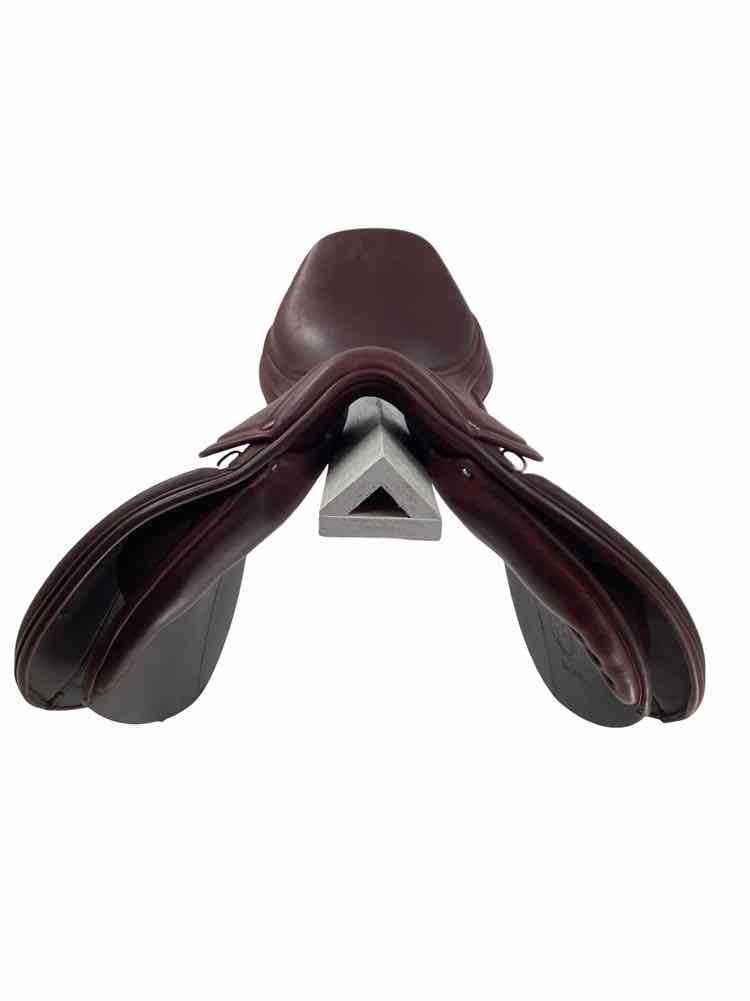 16.5" Royal Highness adjustable tree used close contact saddle
