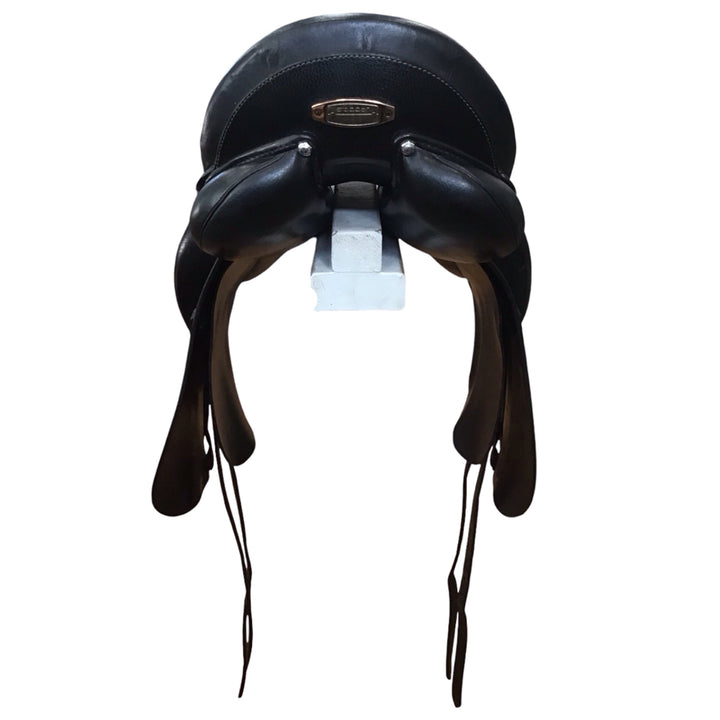 17.5" Stubben Genesis De Luxe 29cm Medium Used Dressage Saddle - H
