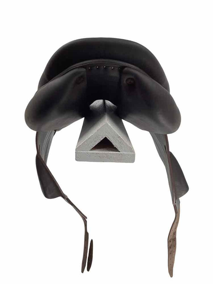 18" Atlas Monoflap used jumping saddle