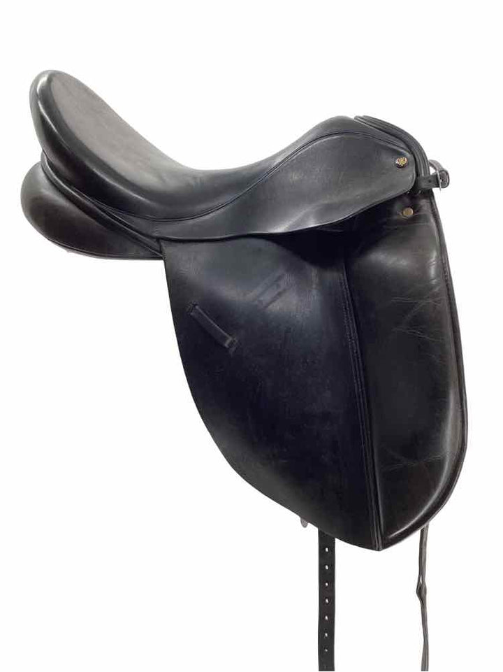 18" Detente Advanced saddle fit used dressage saddle
