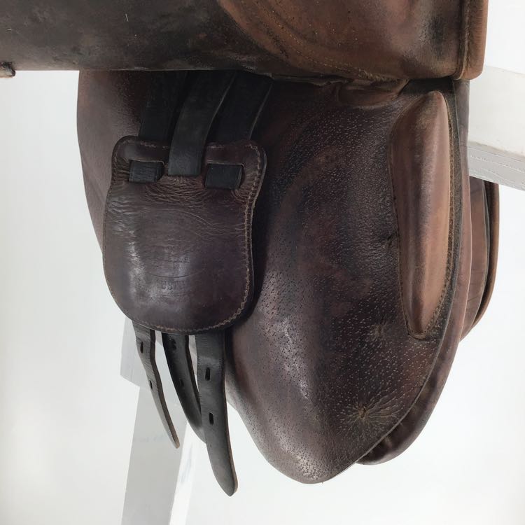 17.5" Beval used close contact saddle B