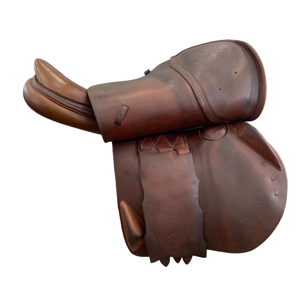 18.5" Devoucoux Biarritz Medium Used Hunter/Jumper Saddle - H