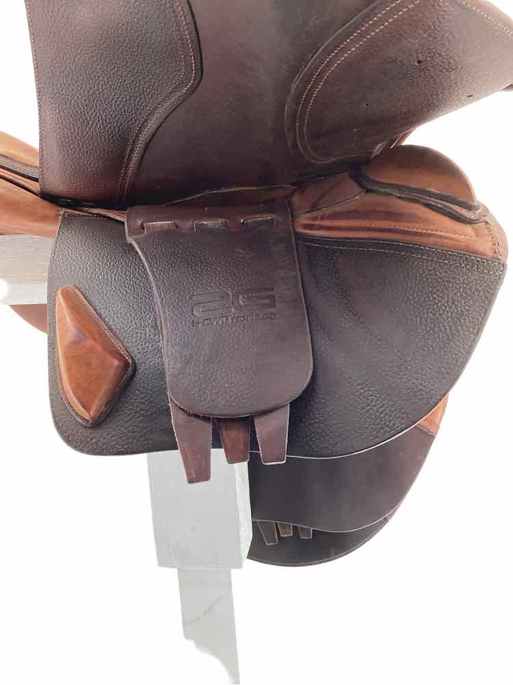 17" CWD SE17 S2 TR 2C used close contact jump saddle B