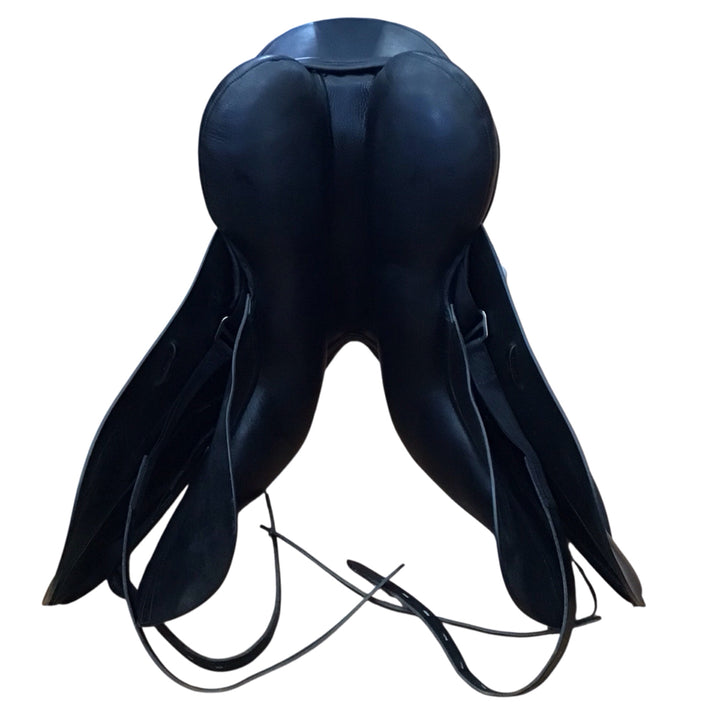 17" Kent & Masters HDS Adjustable Used Dressage Saddle - H