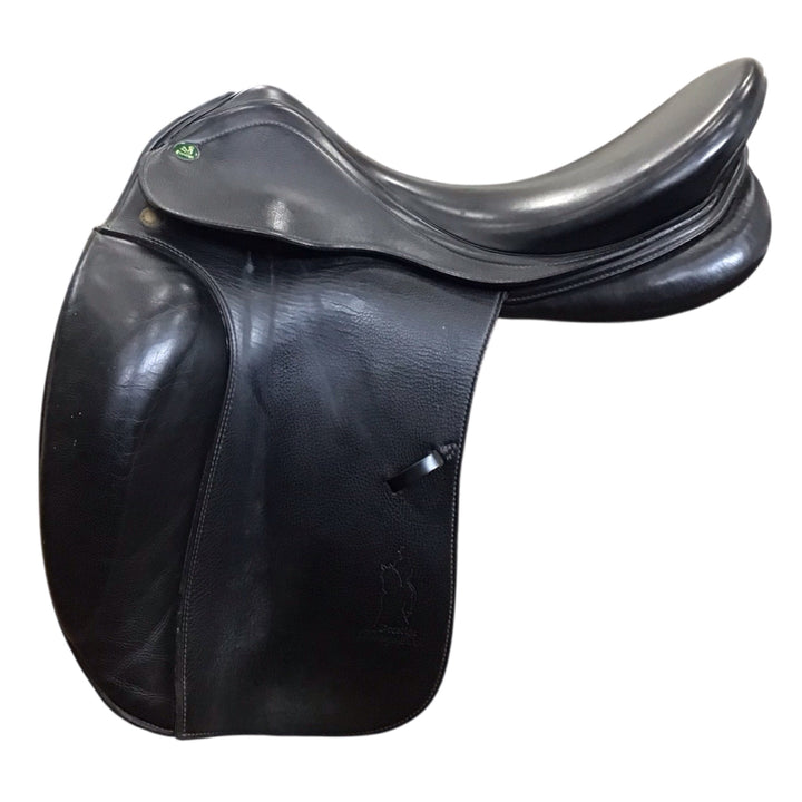 18" Prestige Dressage 2000 32cm Med/Narrow Used Dressage Saddle - H