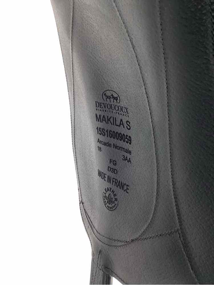 18" Devoucoux Makila S used Mono flap dressage saddle with cover