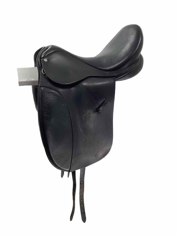 17.5" Cambridge used dressage saddle