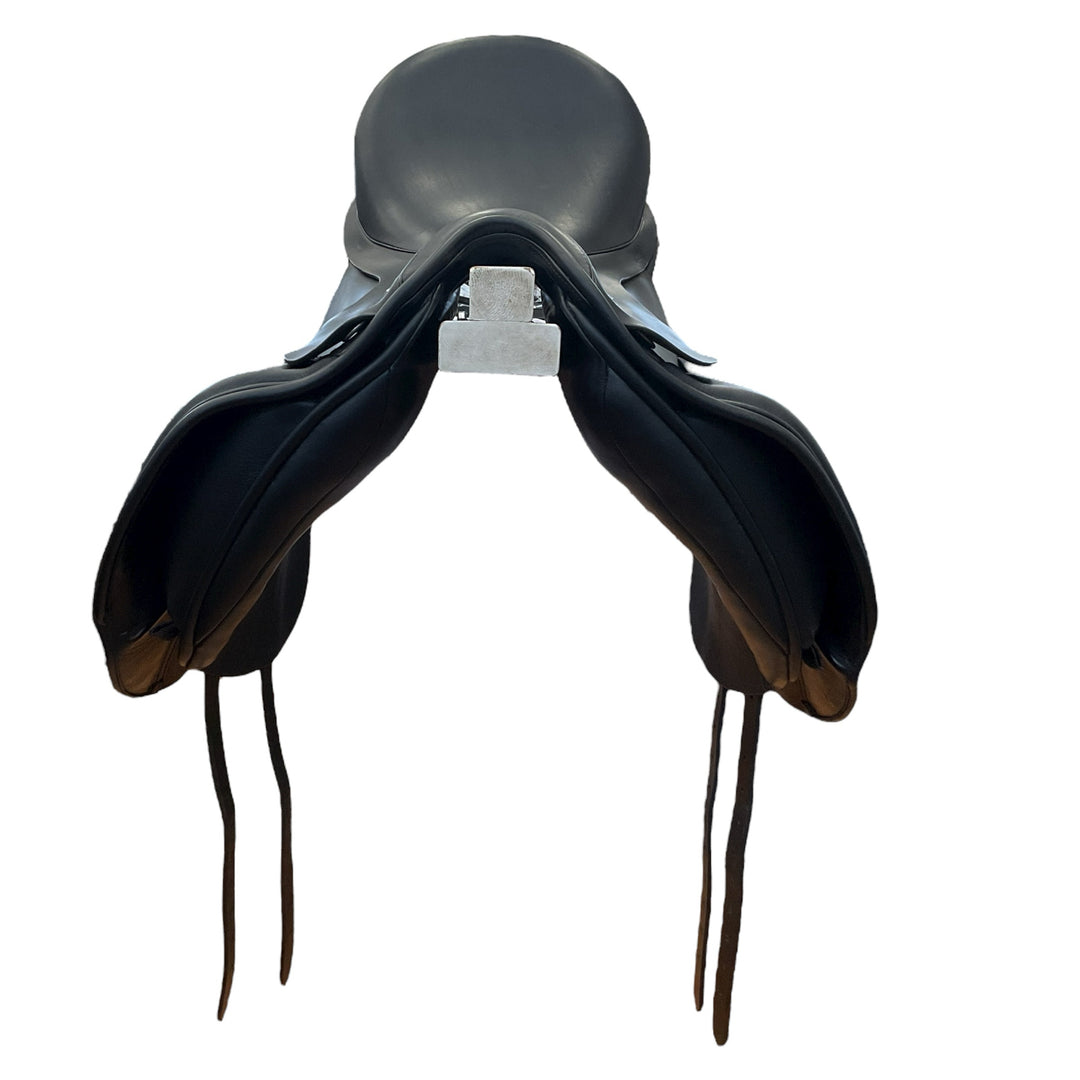 18" Hastilow & Sons Bentley Adjustable Demo Condition Dressage Saddle - H