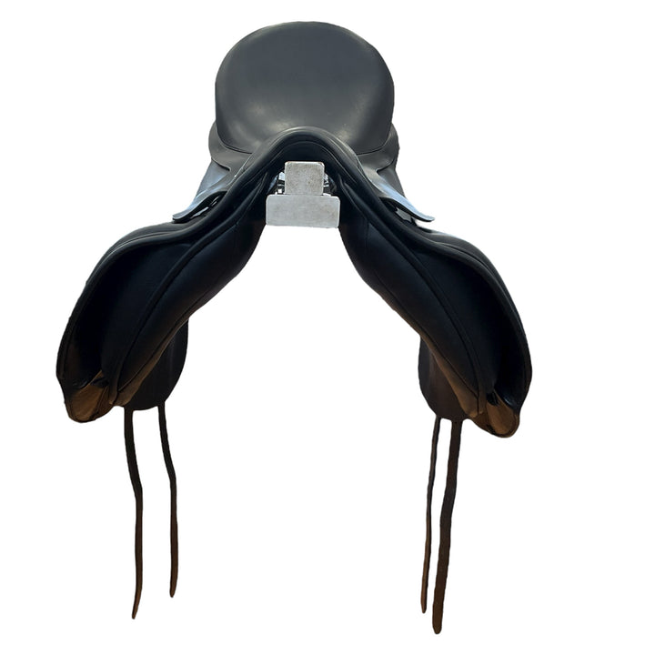 18" Hastilow & Sons Bentley Adjustable Demo Condition Dressage Saddle - H