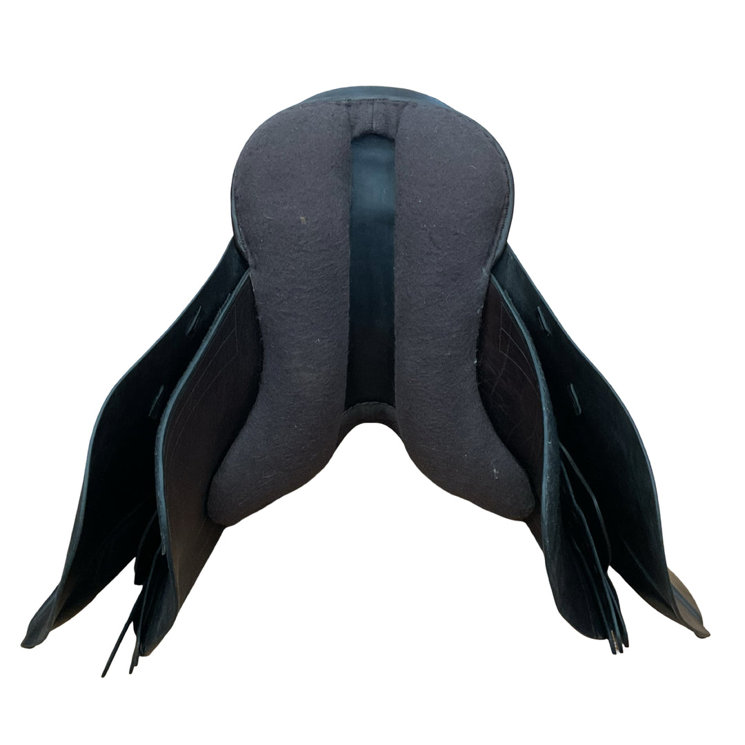 17.5" Black Country Customized Med/Wide Used All Purpose Saddle