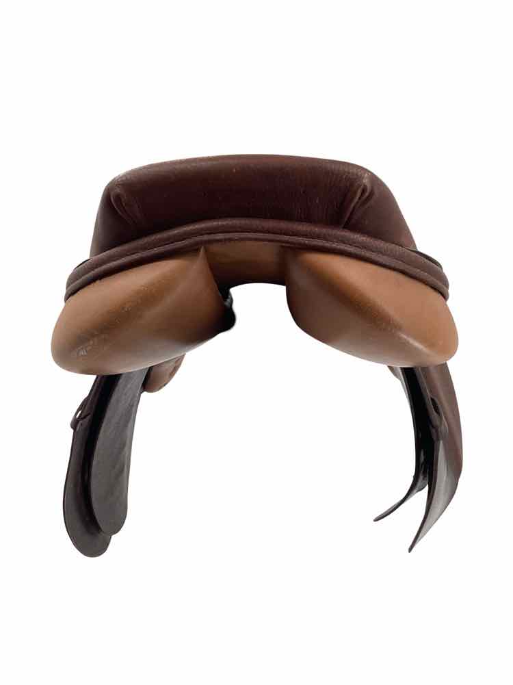 17" Beval used close contact saddle B