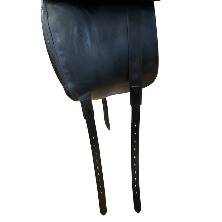 17" Amerigo Vega Wide Used Dressage Saddle