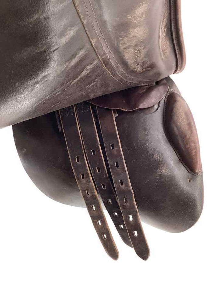 17.5" Excelle used close contact saddle has Cover B