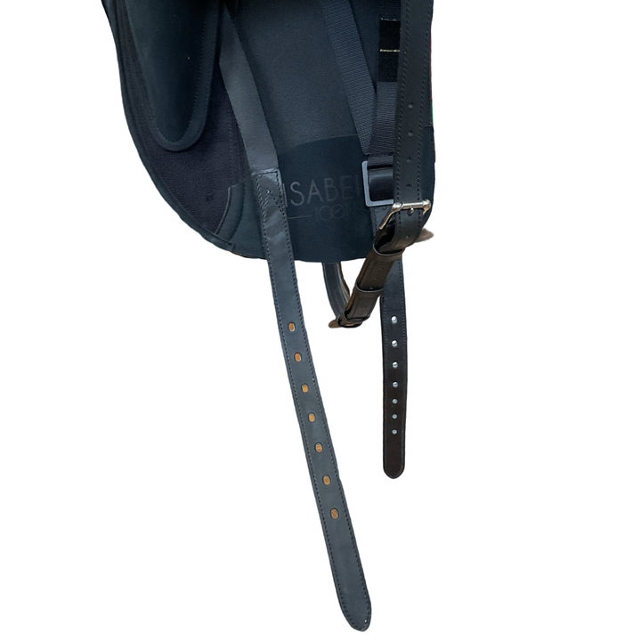 18" Wintec Isabell Icon Adjustable NEW Dressage Saddle