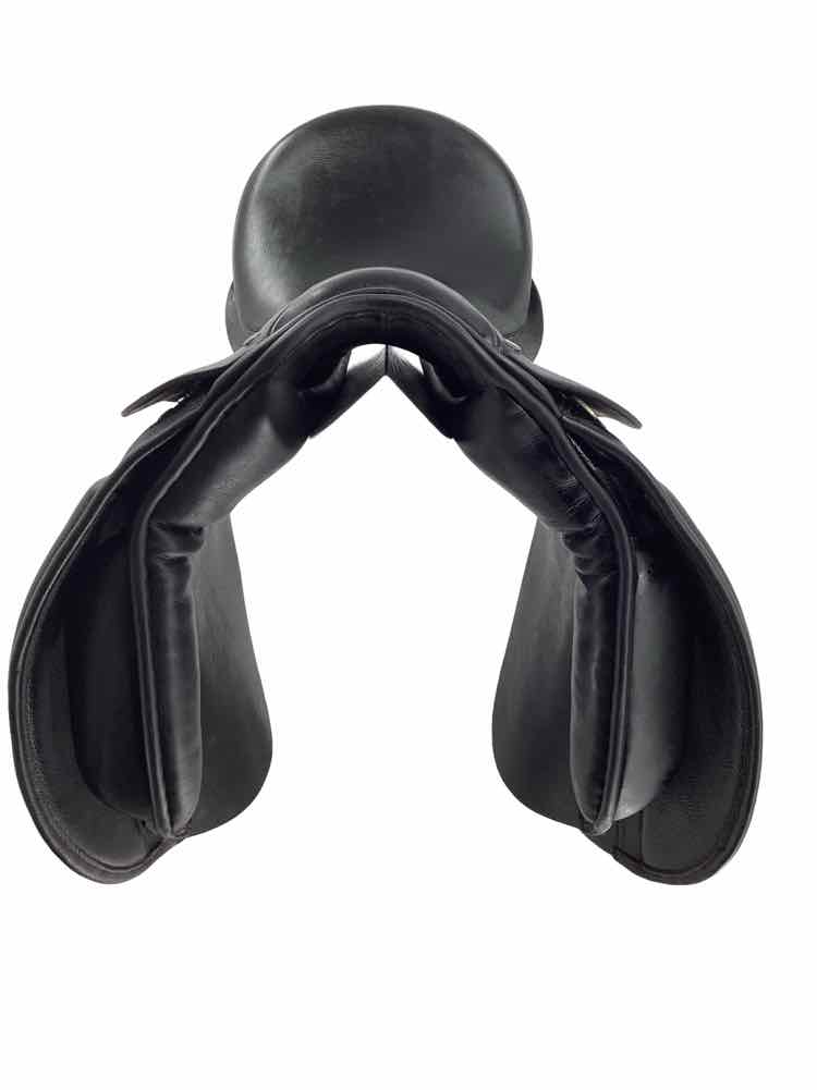 17.5" County used dressage saddle B