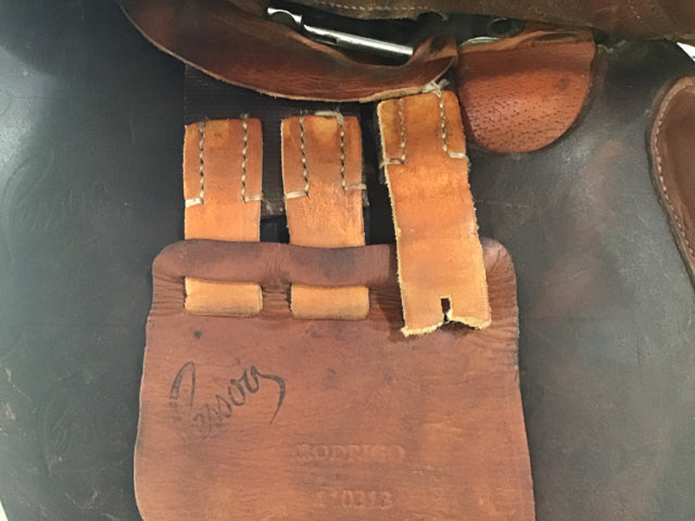 17" Pessoa Rodrigo Medium Tree Used Close Contact Saddle - C