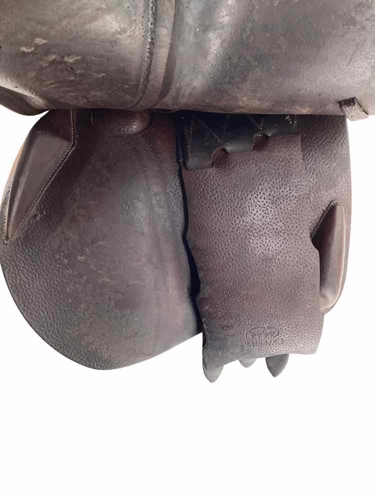 18" Devoucoux used close contact saddle B