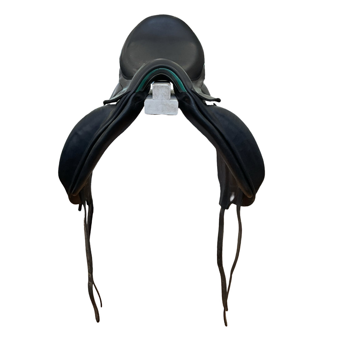 17" Voltaire Adelaide Medium Used Dressage Saddle