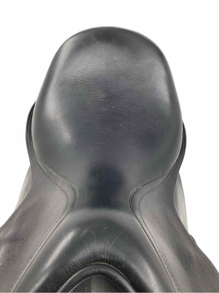 17.5" Kent Masters wool flock used dressage saddle B