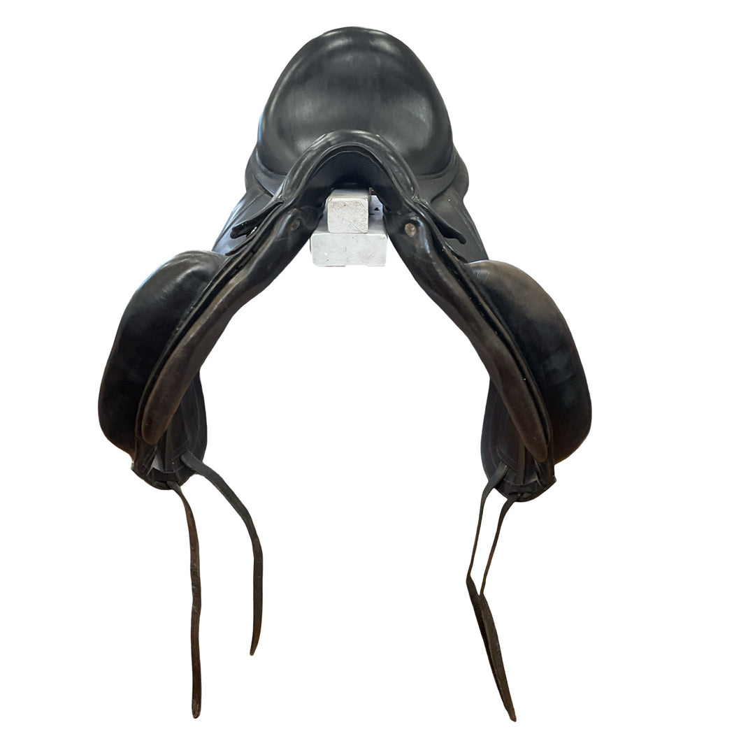 17.5" CWD SE08 Medium Used Dressage Saddle