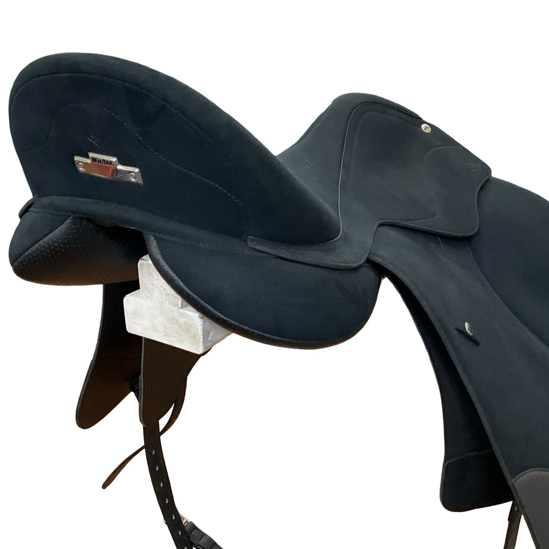18" Wintec Isabell Icon Adjustable NEW Dressage Saddle