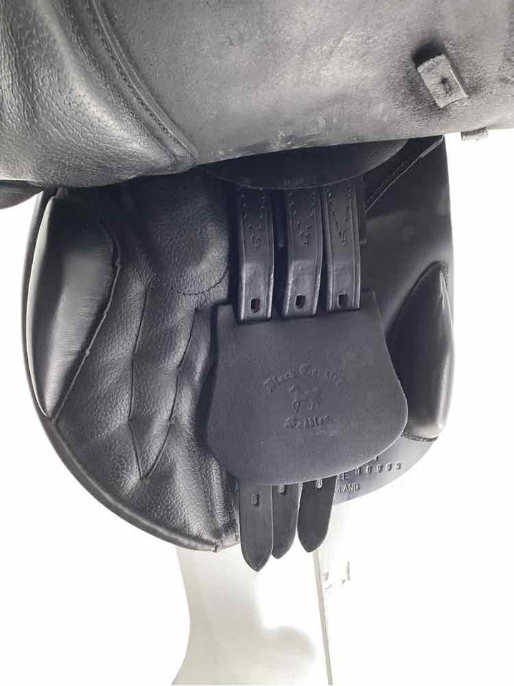 17" Black Country used close contact saddle