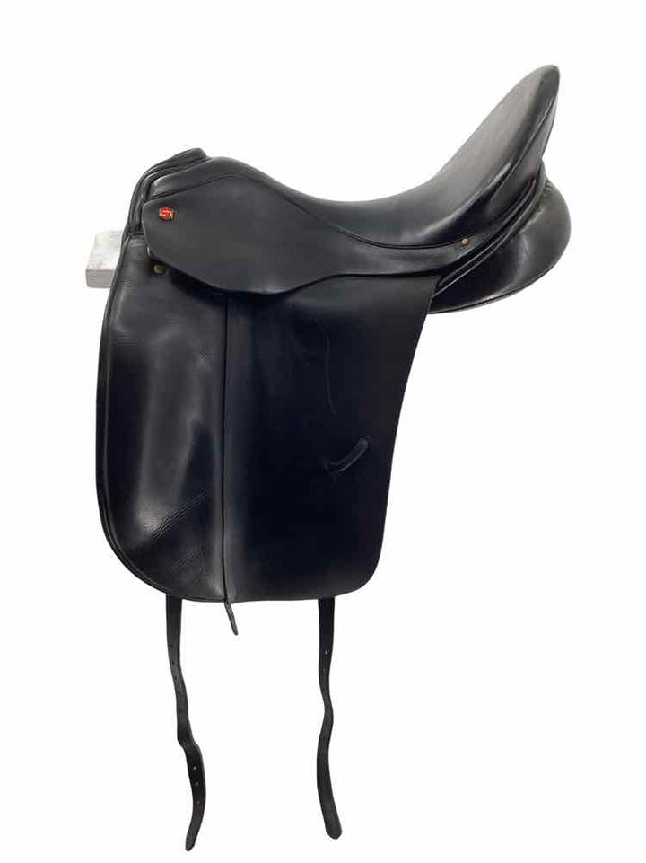 17.5" Albion used dressage saddle