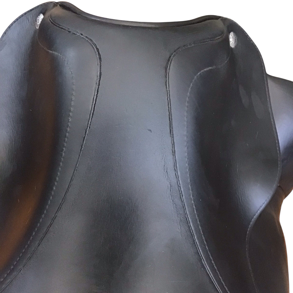 17" CWD SE08 Medium Used Dressage Saddle - H