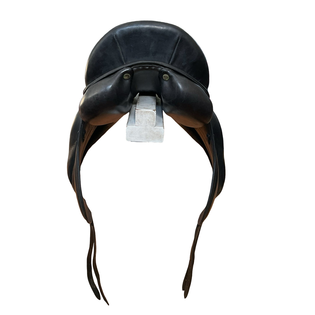 17.5" Devoucoux Makila Medium Used Dressage Saddle