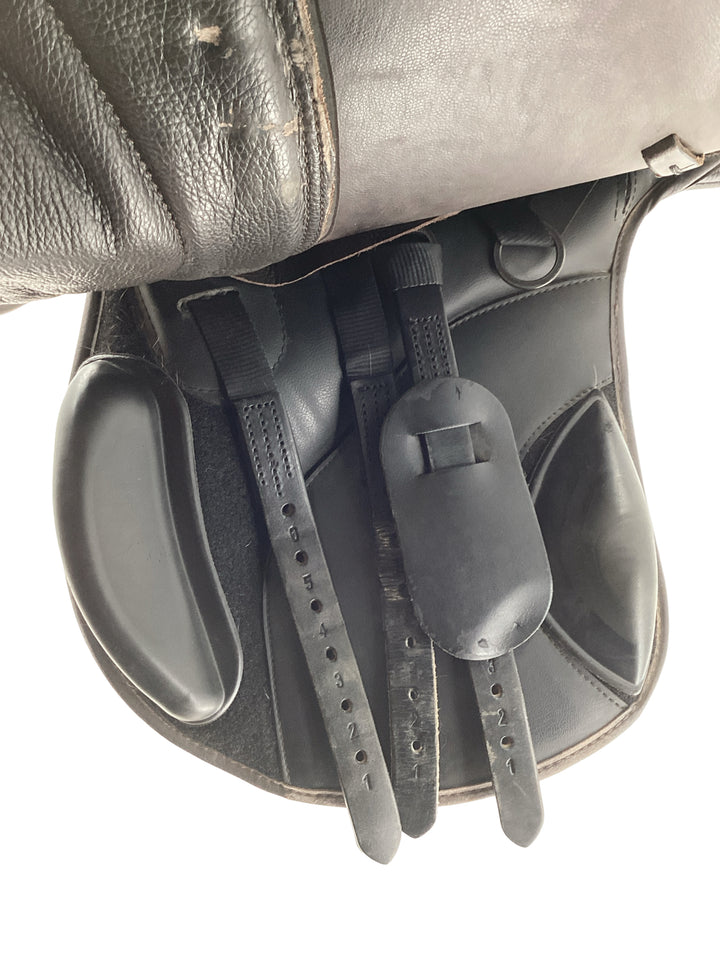 17.5" Thorowgood T9 hight wither compact all purpose saddle