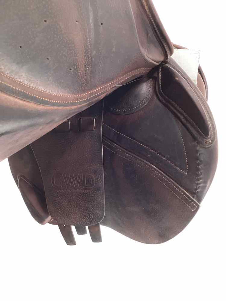 17.5" CWD used close contact saddle