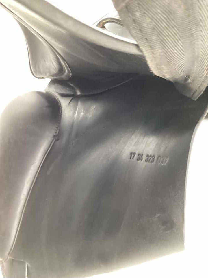 18" Prestige used dressage saddle