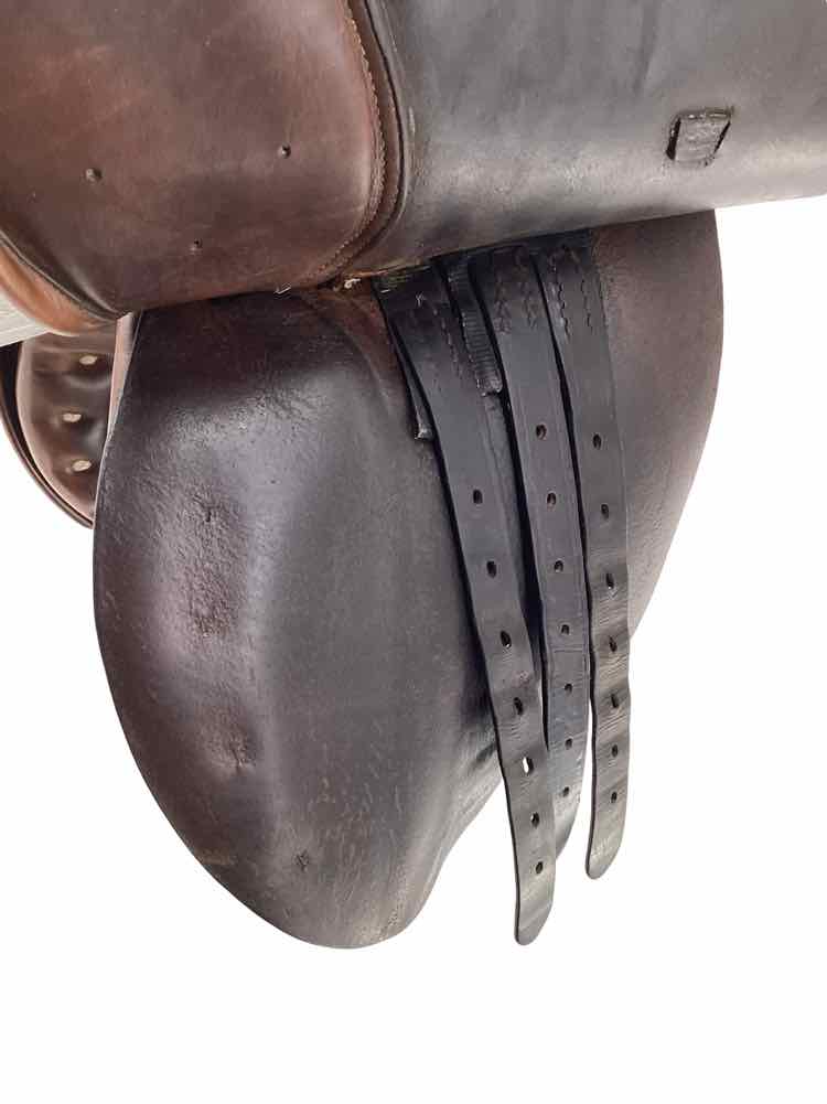 17" Beval DEVON  used close contact saddle