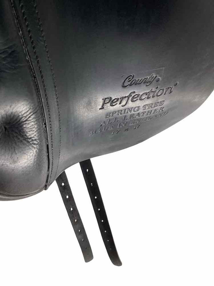 17.5" County used dressage saddle B