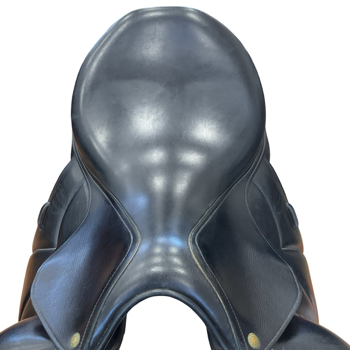 17.5" Devoucoux Makila Medium Used Dressage Saddle