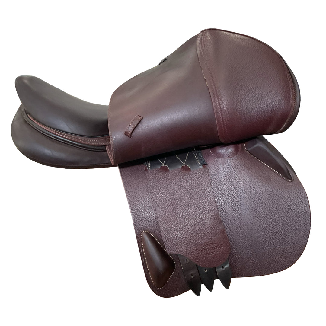17" Devoucoux Biarritz O Medium Used Hunter/Jumper Saddle