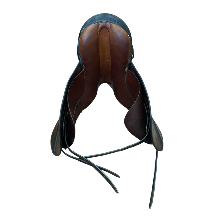 17" Stubben Romanus 31.5cm Med/Wide Used Dressage Saddle