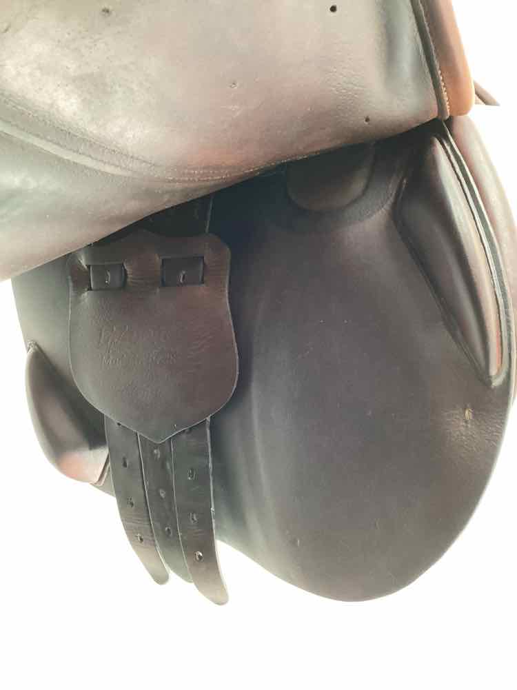 17.5" L Apogee used close contact saddle