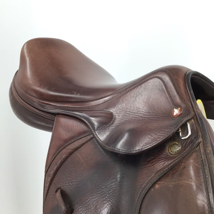 17" Prestige Meridith used close contact jumping saddle B