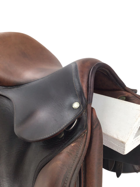 16.5" Devoucoux used close contact saddle B