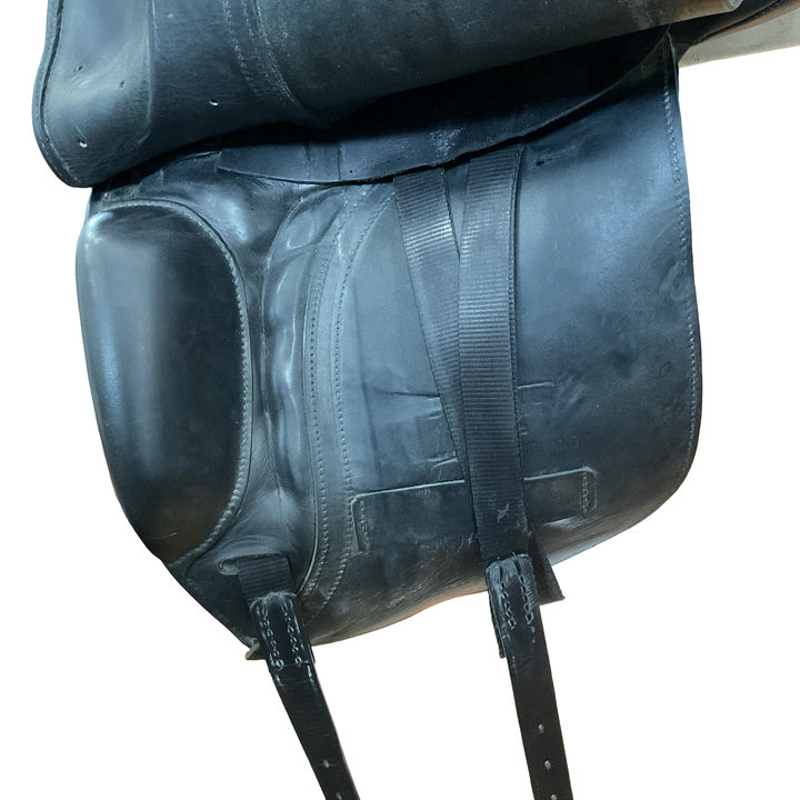 17.5" Albion Platinum Genesis Adjustable Used Dressage Saddle