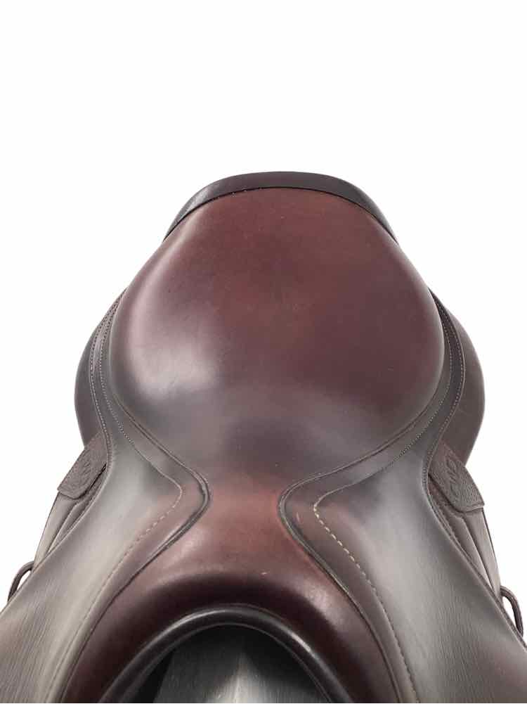 18" CWD Hunter Mademoiselle used close contact saddle