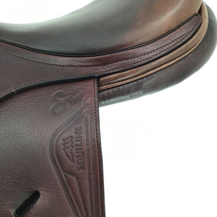 17.5" Equiline used close contact saddle B