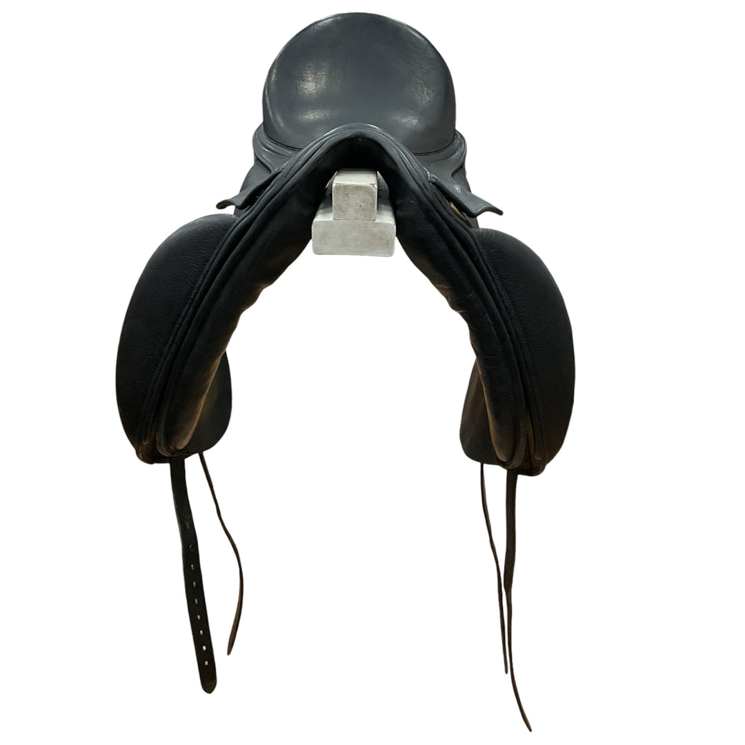 17.5" Warendorf Medium Used Dressage Saddle - H