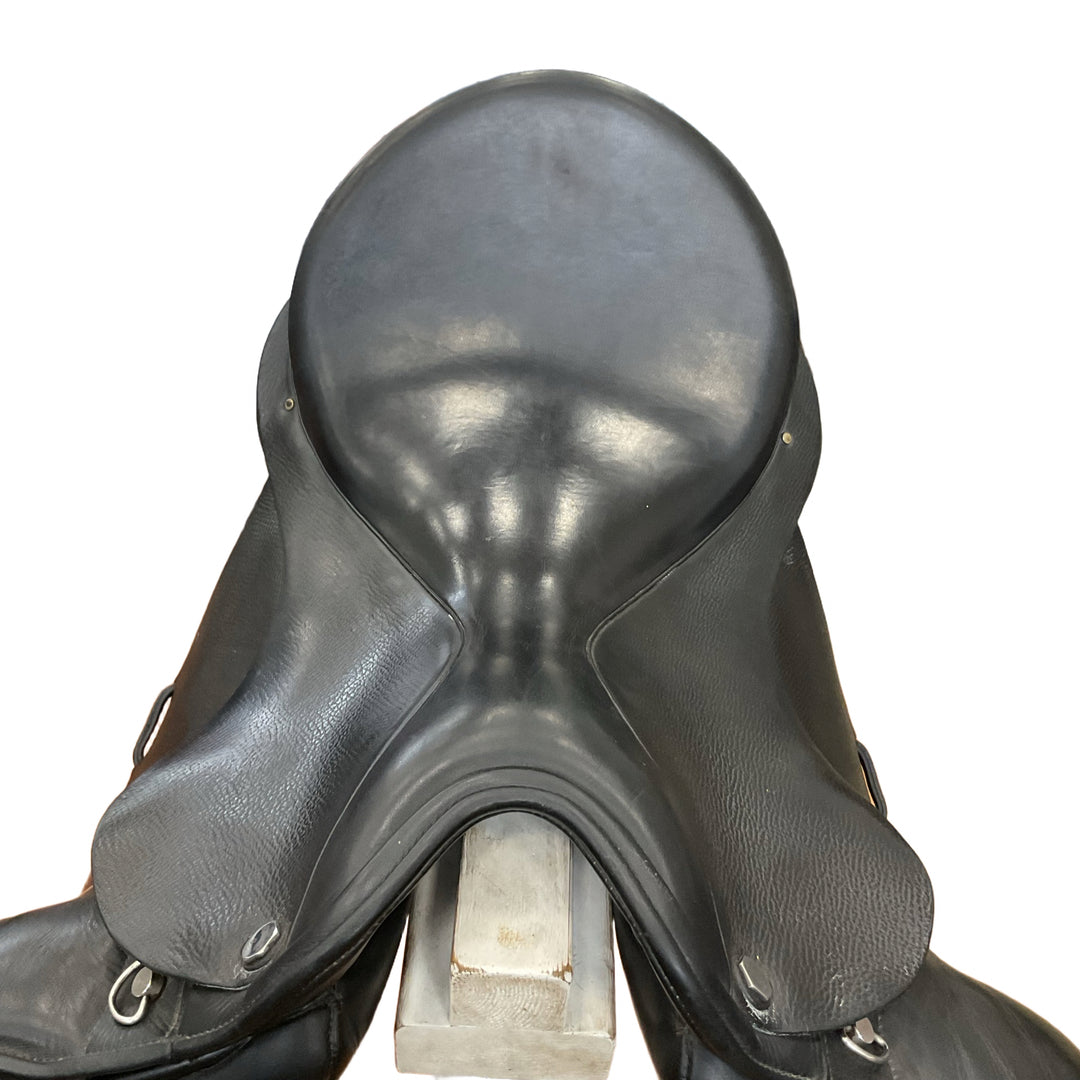 17.5" Albion Platinum Genesis Adjustable Used Dressage Saddle