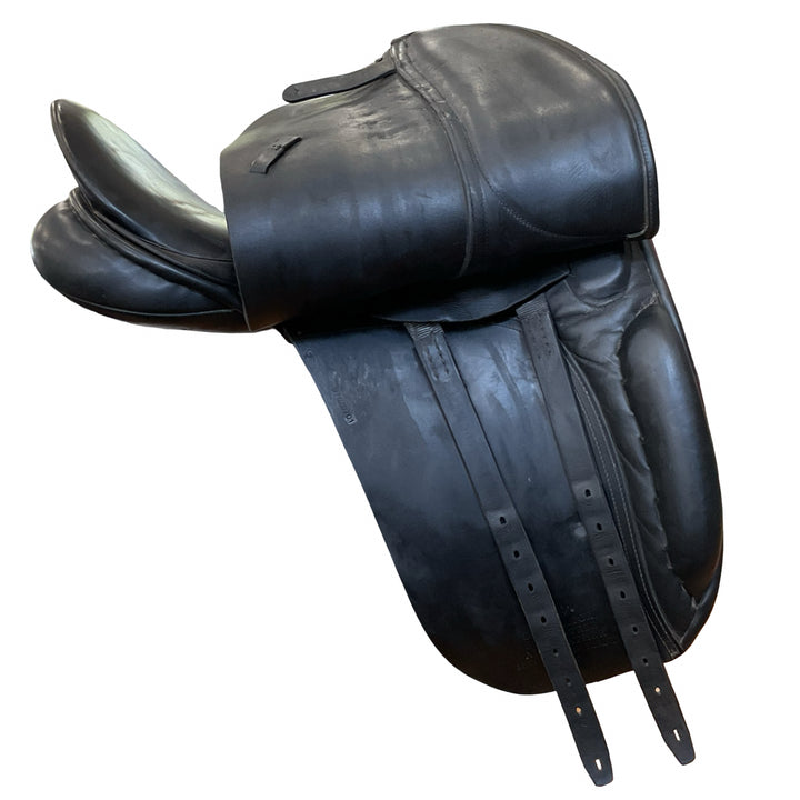 18" County Competitor Wide Used Dressage Saddle